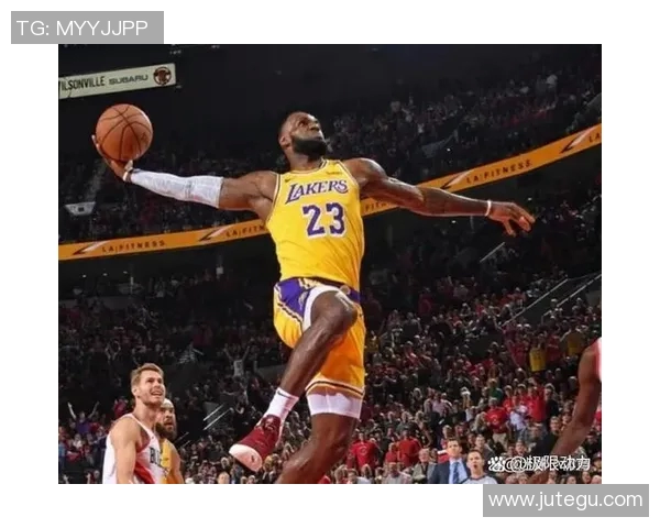 热火与骑士激战正酣胜负悬念引发球迷热议与期待