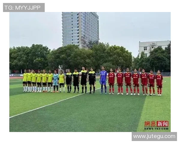 洋中小学足球比赛直播精彩纷呈球员们展现青春风采与团队精神