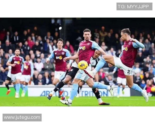 诺丁汉森主场迎战伊普斯维全力争胜展现球队实力与斗志