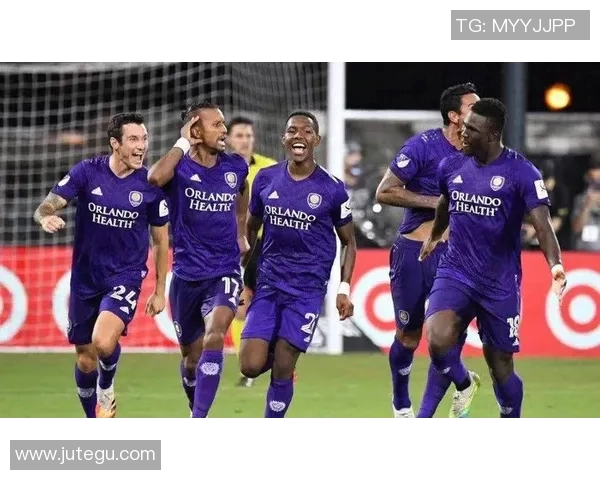 奥兰多城迎战洛杉矶银河争夺美职联季后赛席位的关键之战